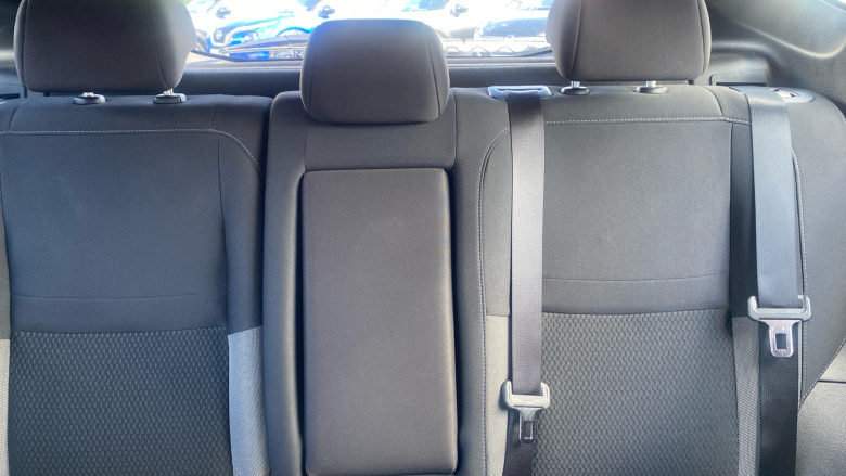 Nissan Qashqai 1.3 DiG-T Acenta Premium 5dr Petrol Hatchback